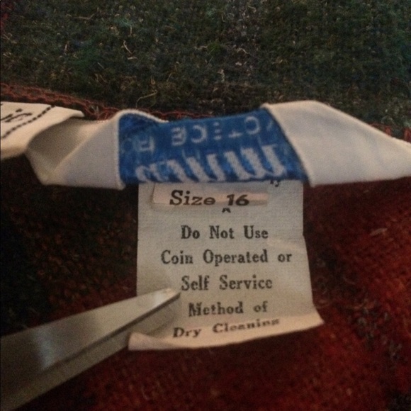 Vintage plaid skirt - Picture 4 of 6